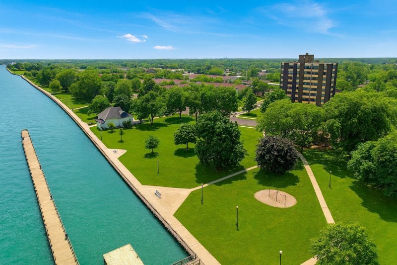 Best Siding Repair pros in Pinckney, MI